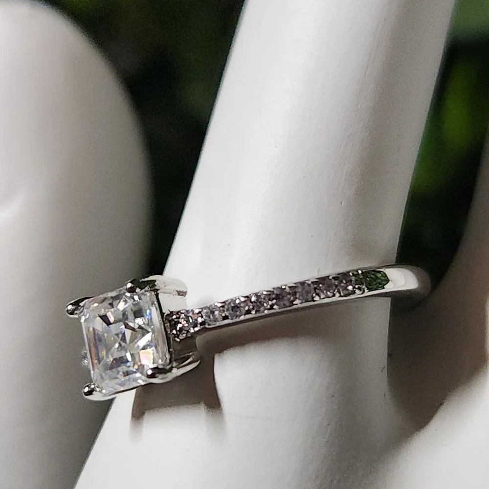 Women's Silver Moissanite Ring Size 7